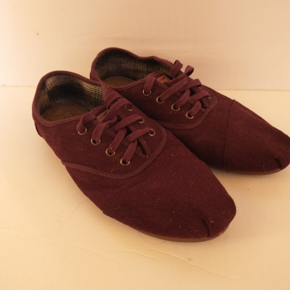 Toms Burgundy Lace Up Sneaker Shoes Size 11